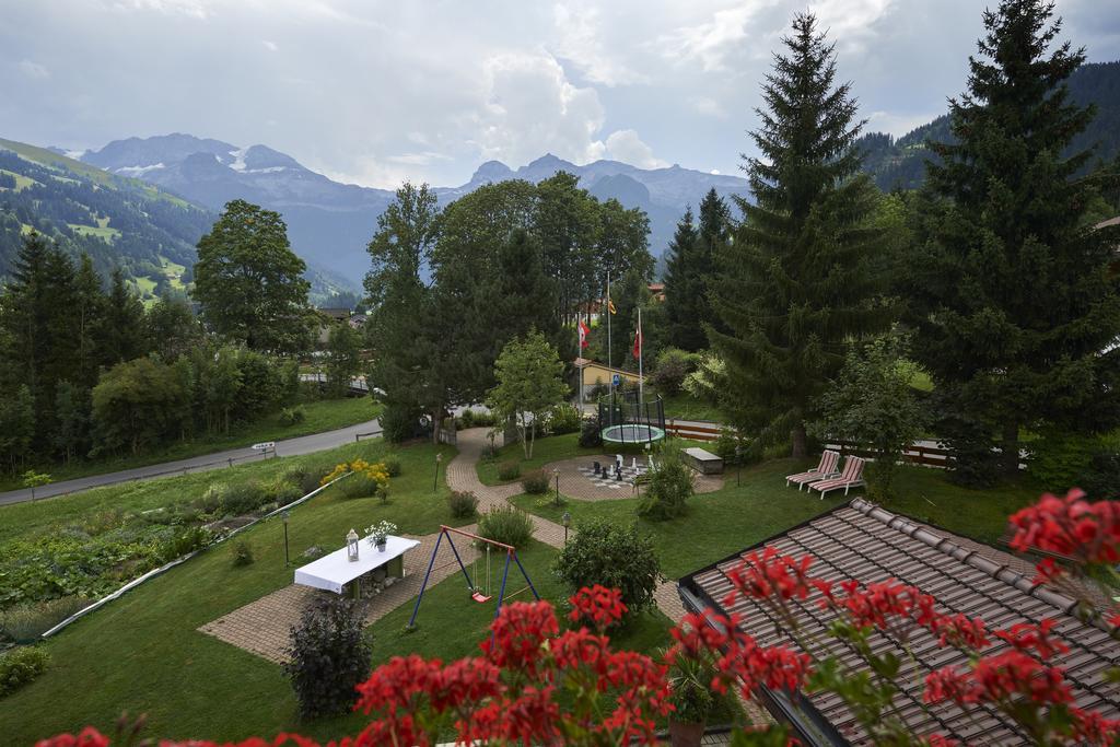 Hotel Waldrand Lenk Exterior photo